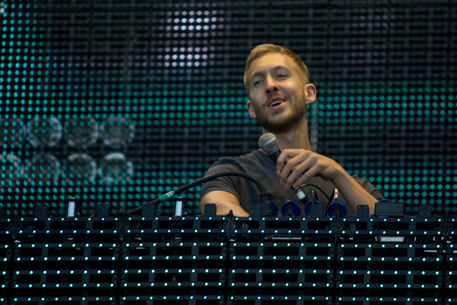 Calvin Harris Another Two Massive Drops Is Coming This Valentine's Day