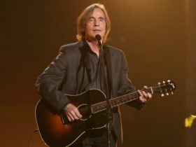 Jackson Browne Tests Positive For COVID-19