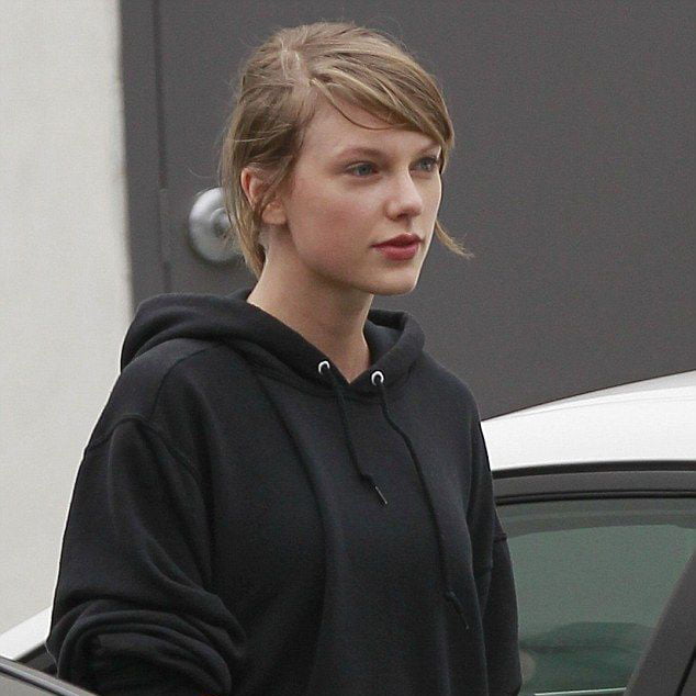 15 Taylor Swift No Makeup Picture You Must See Siachen Studios