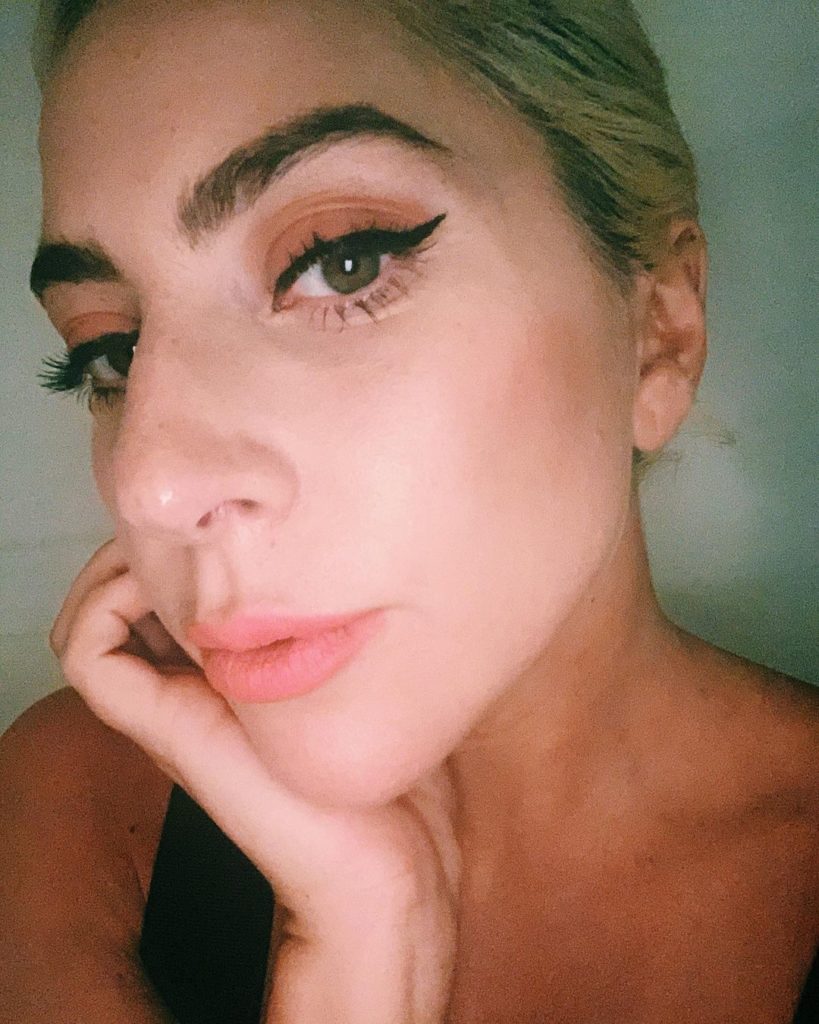 Lady Gaga no makeup