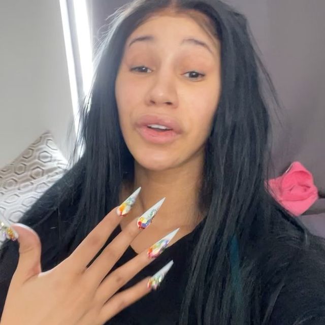 16 Pictures Of Cardi B Without Makeup That Will Shocked You Siachen