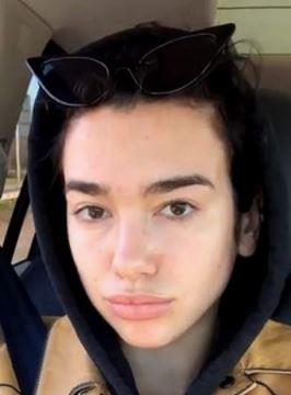 Dua Lipa no Makeup