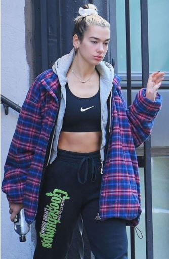 12 INCREDIBLE DUA LIPA NO MAKEUP PHOTOS