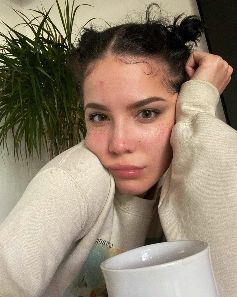 Halsey No Makeup