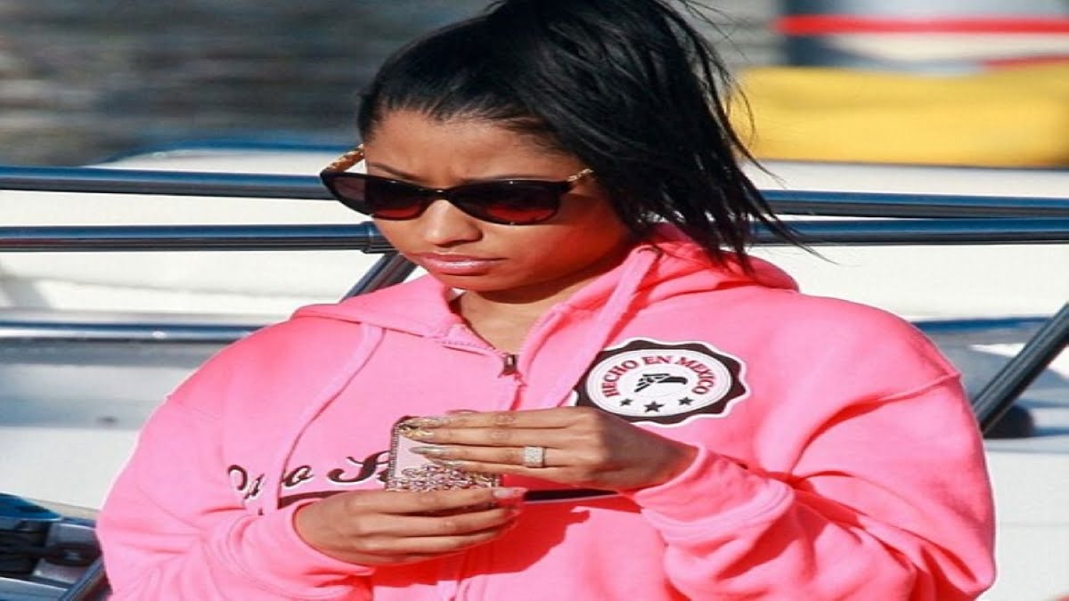 Nicki Minaj no makeup