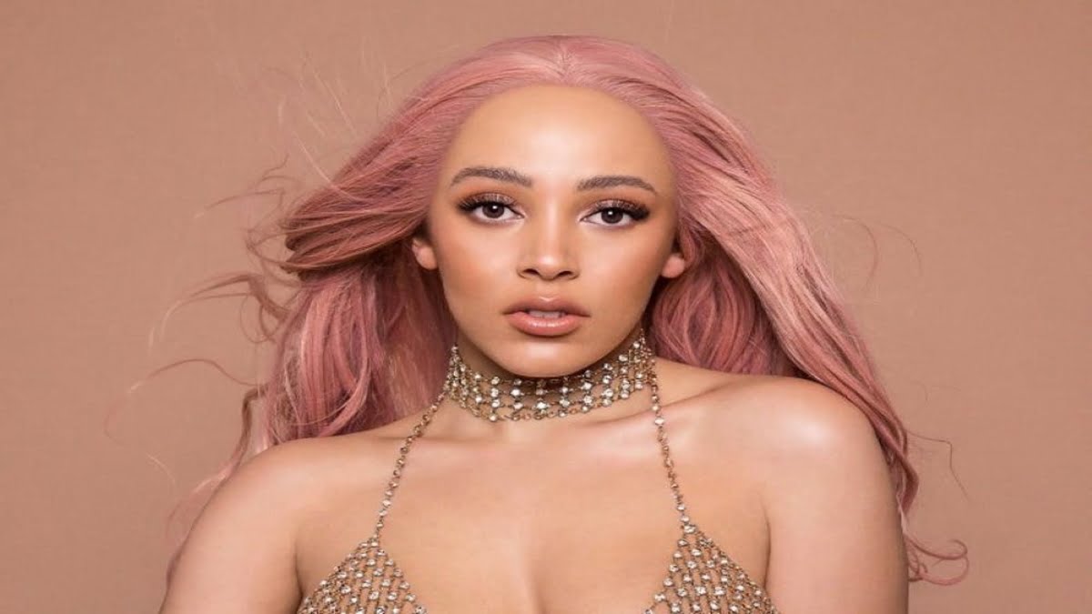 Doja Cat no makeup photo 