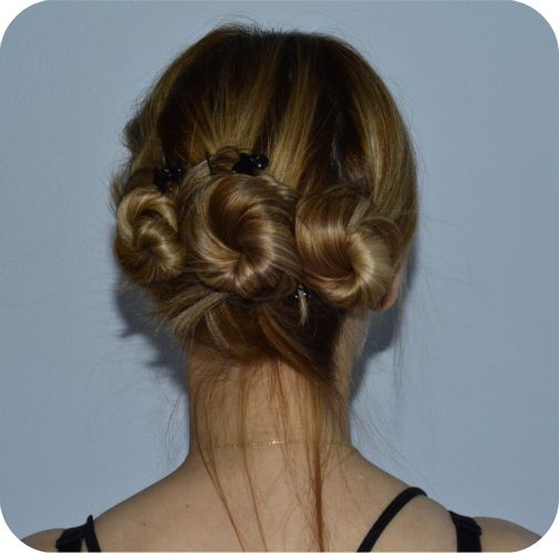 simple hairstyle

