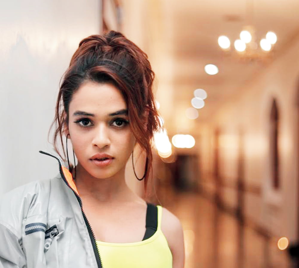 Shalmali Kholgade