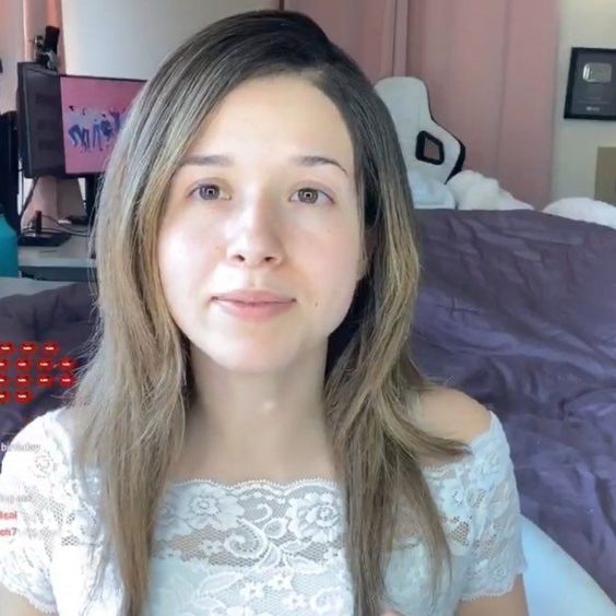 Suddenly You Open Your Camera And See Herself pokimane no makeup
