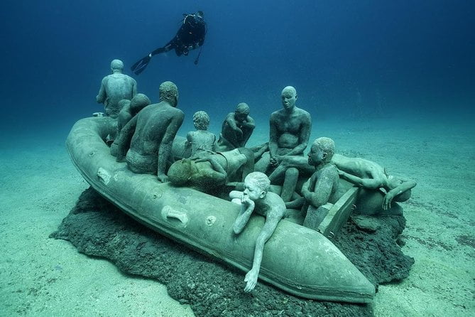 Underwater statues: Museo Atlántico, Lanzarote