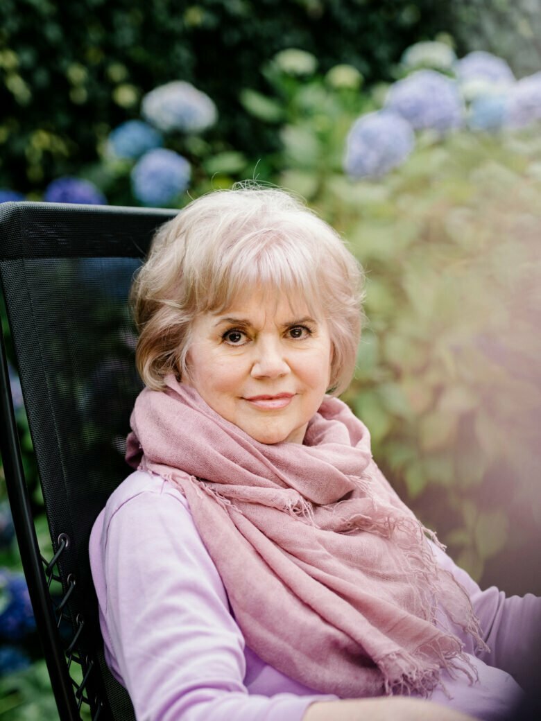 20 Best Famous 70s Female Singers Of All Time