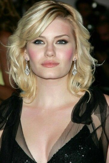 Blonde actresses: Elisha Cuthbert