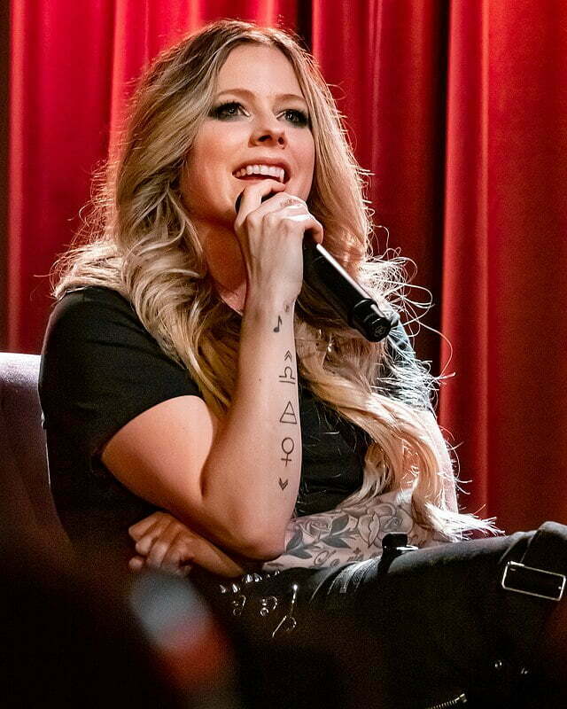Avril Lavigne Female Pop Singers