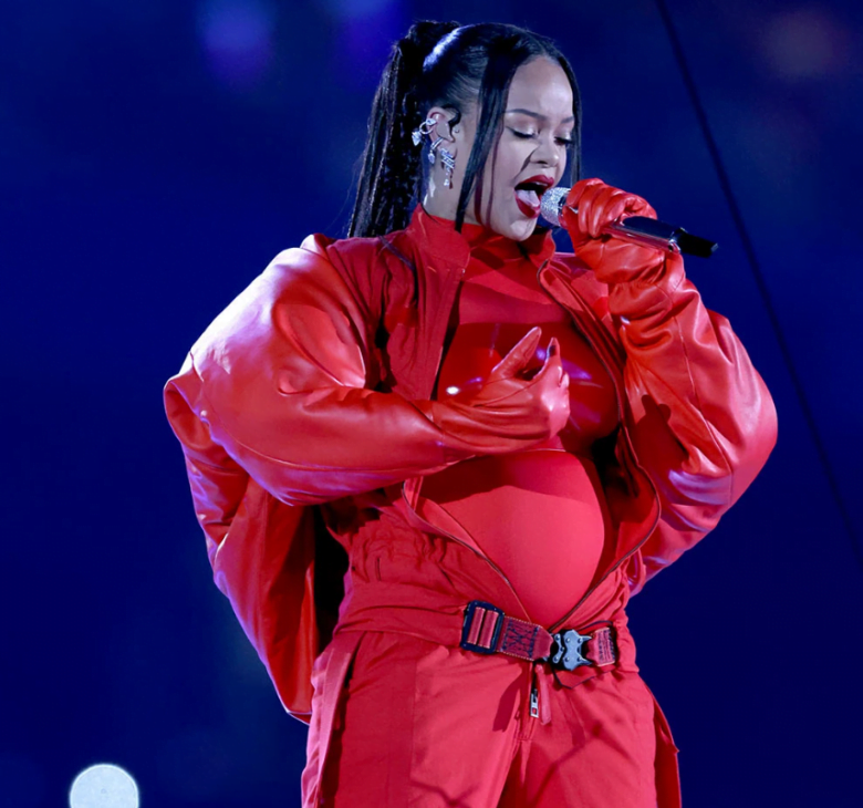 Rihanna Is Pregnant With Her Second Baby, Reveals At Super Bowl 2023 ...