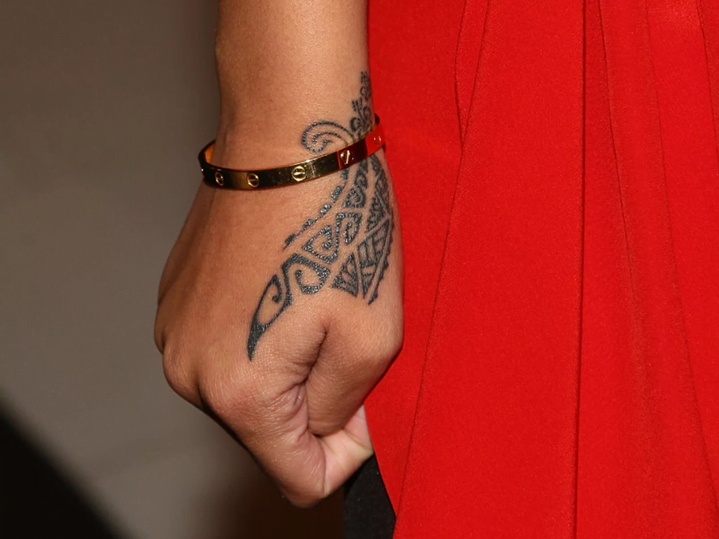 Henna-Style Dragon Claw