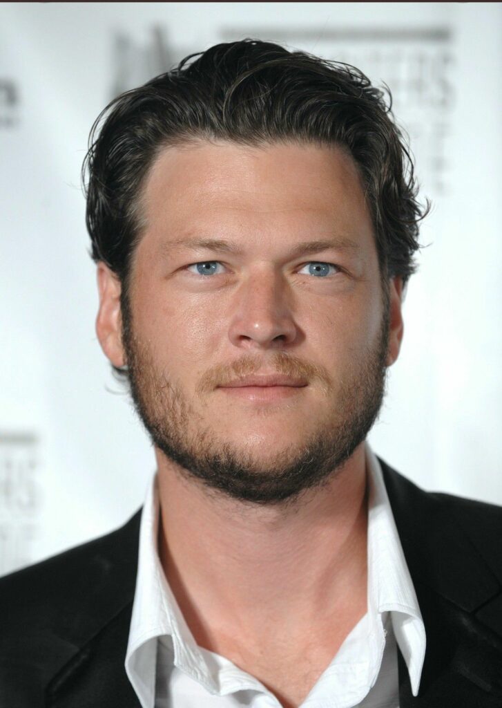 Deep voice country singer: Blake Shelton