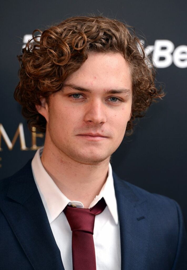 Actors with curly hair: Finn Jones