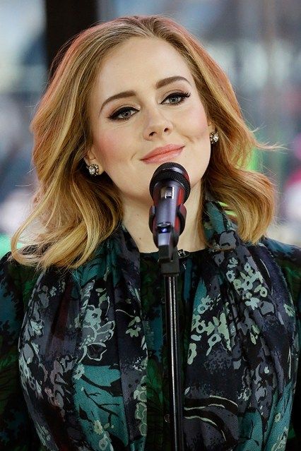 Famous Singer: Adele