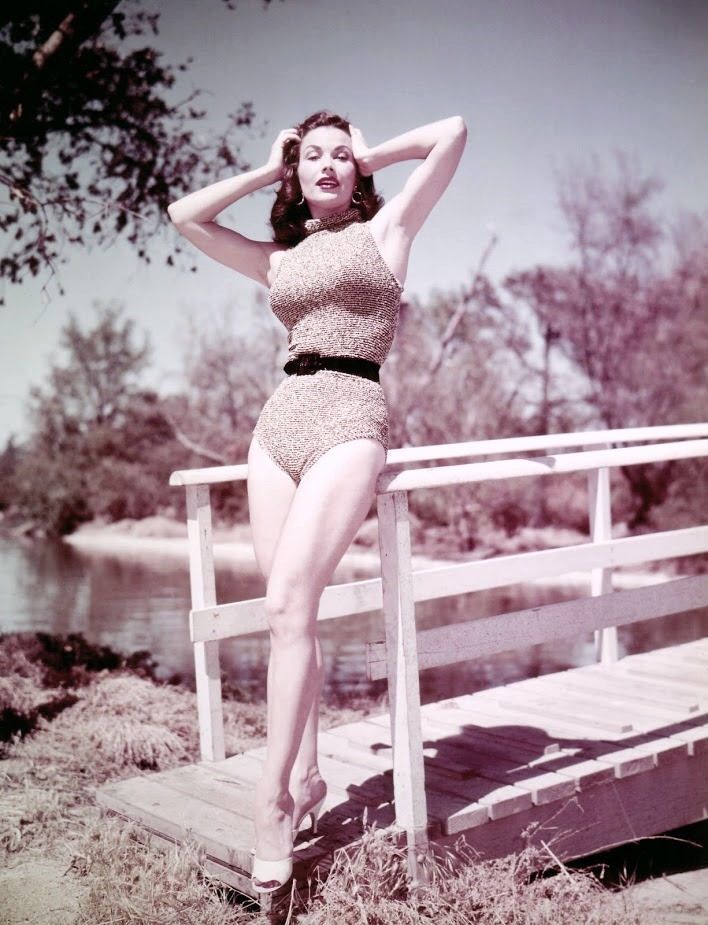 50s pin-up models: Mara Corday