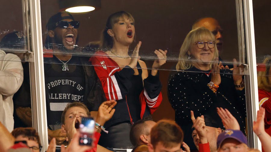 Taylor Swift attends the Kansas City Chiefs game with friends